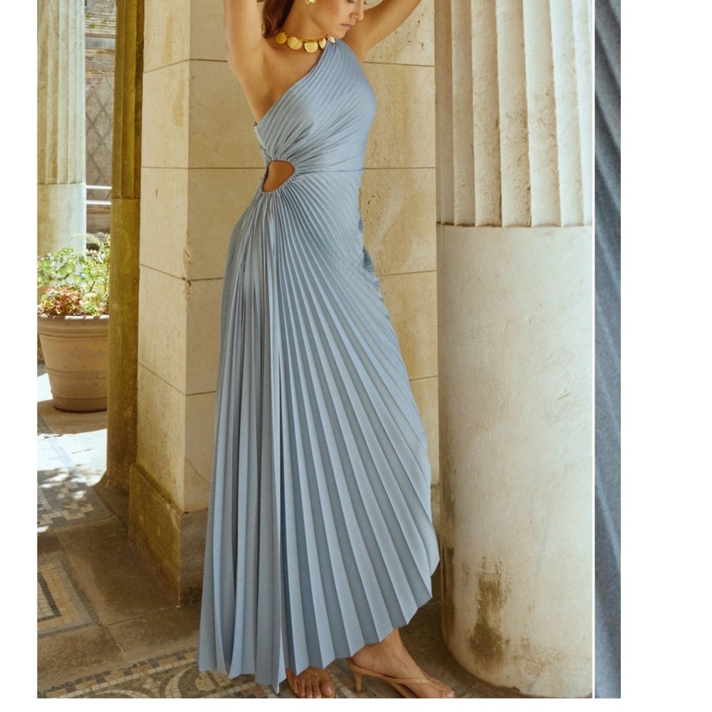 Few moda o.p.t Perko Dress Light Blue One Shoulder Pleated Cutout Maxi XS NEW